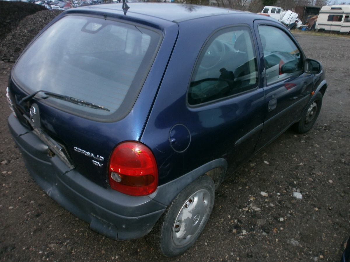 Naudotos automobilio dalys Opel CORSA 1999 1.0 Mechaninė Hačbekas 2/3 d. Melyna 2013-11-20